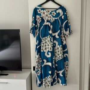 Vintage Hawaiian dress by Ui Maikai blue floral